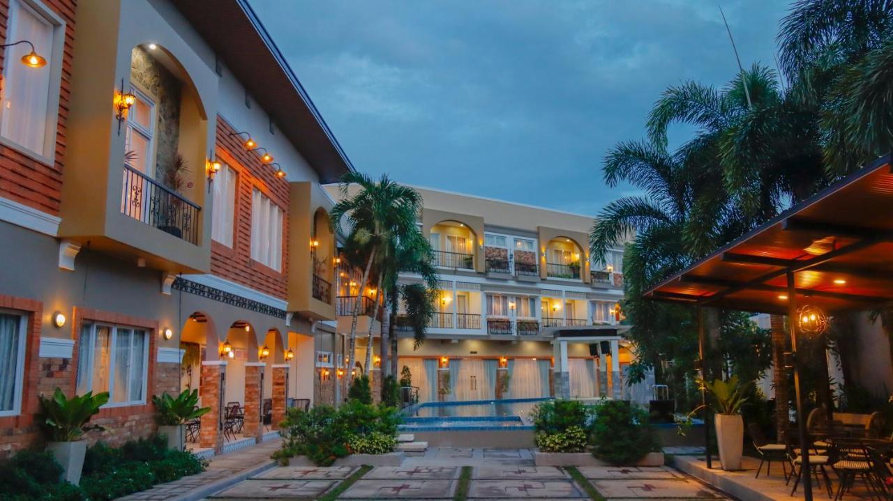 Ragazzi Resort Hotel Naga  Buitenkant foto